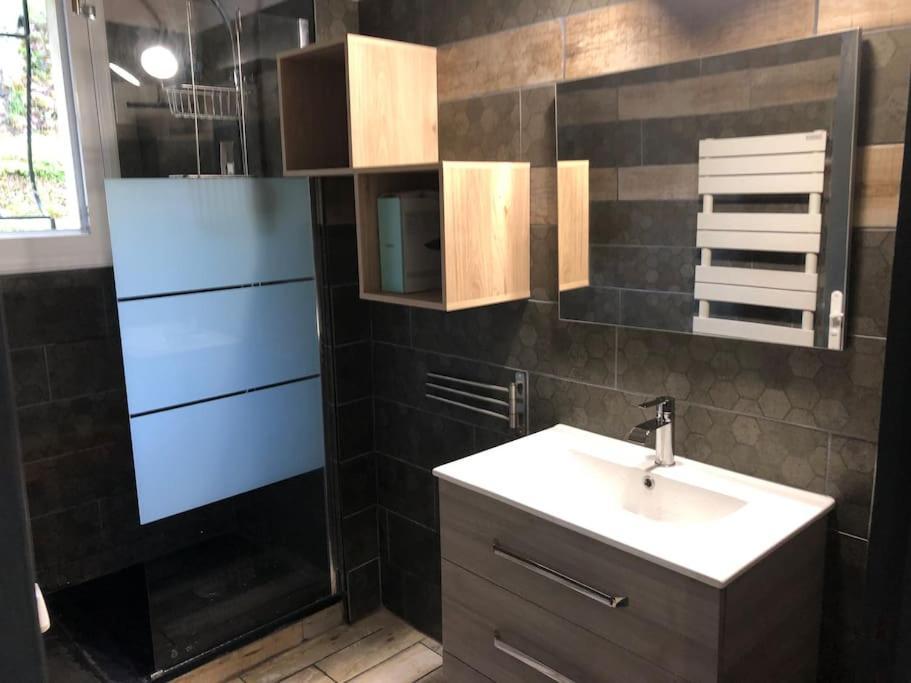 Maison Individuelle Laveissiere Luaran gambar